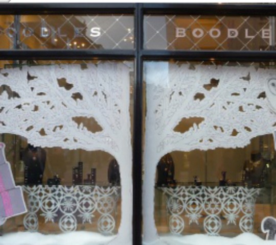 Paul Turner Displays blings up Boodles' window displays